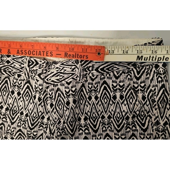 AE Stretch Coastal Cowgirl Short Shorts Sz 10 33x2.5 White Black Pockets #142 - Picture 5 of 10